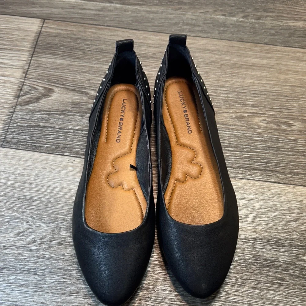 Lucky Brand Black Flats with Tan Insole woman’s size 7.5 (j80)